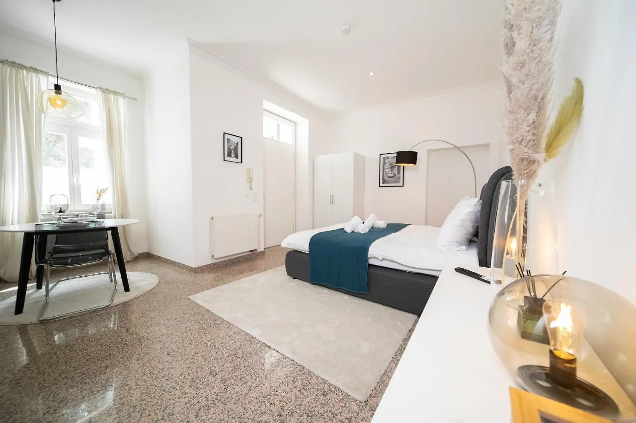 Favorite Stays - Suite And More - Düsseldorf